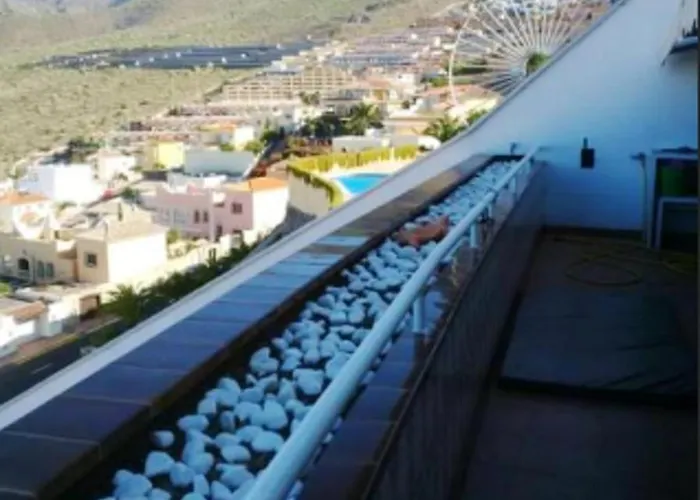 Sea View Oasis: Modern With Pool