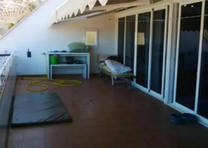 Sea View Oasis: Modern With Pool