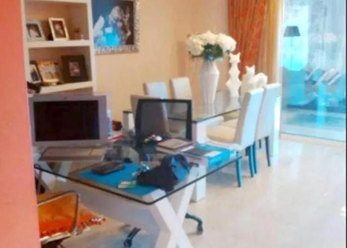 Spacious In 165 M² With Shared Pool Apartamento